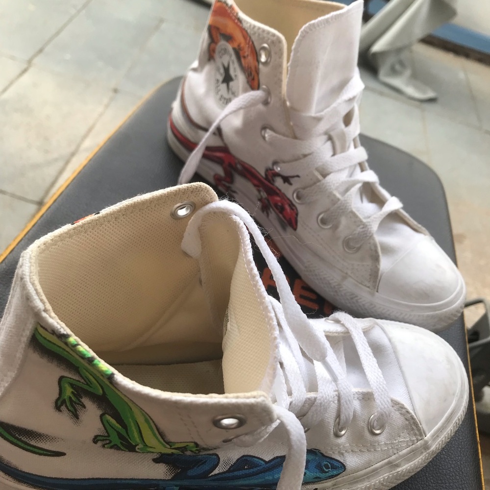 🦎Converse Kids' White High-Top Sneakers with Colorful Lizard Graphics - Picture 12 of 13